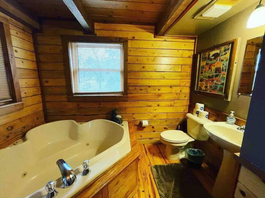 The Loft At Bear Mountain Log Cabins Eureka Springs Esterno foto